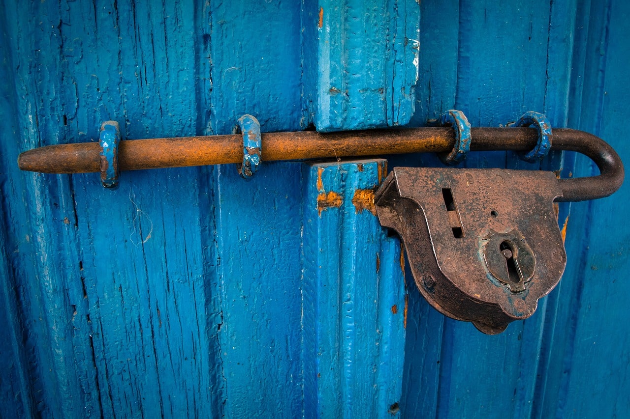 Puerta con candado